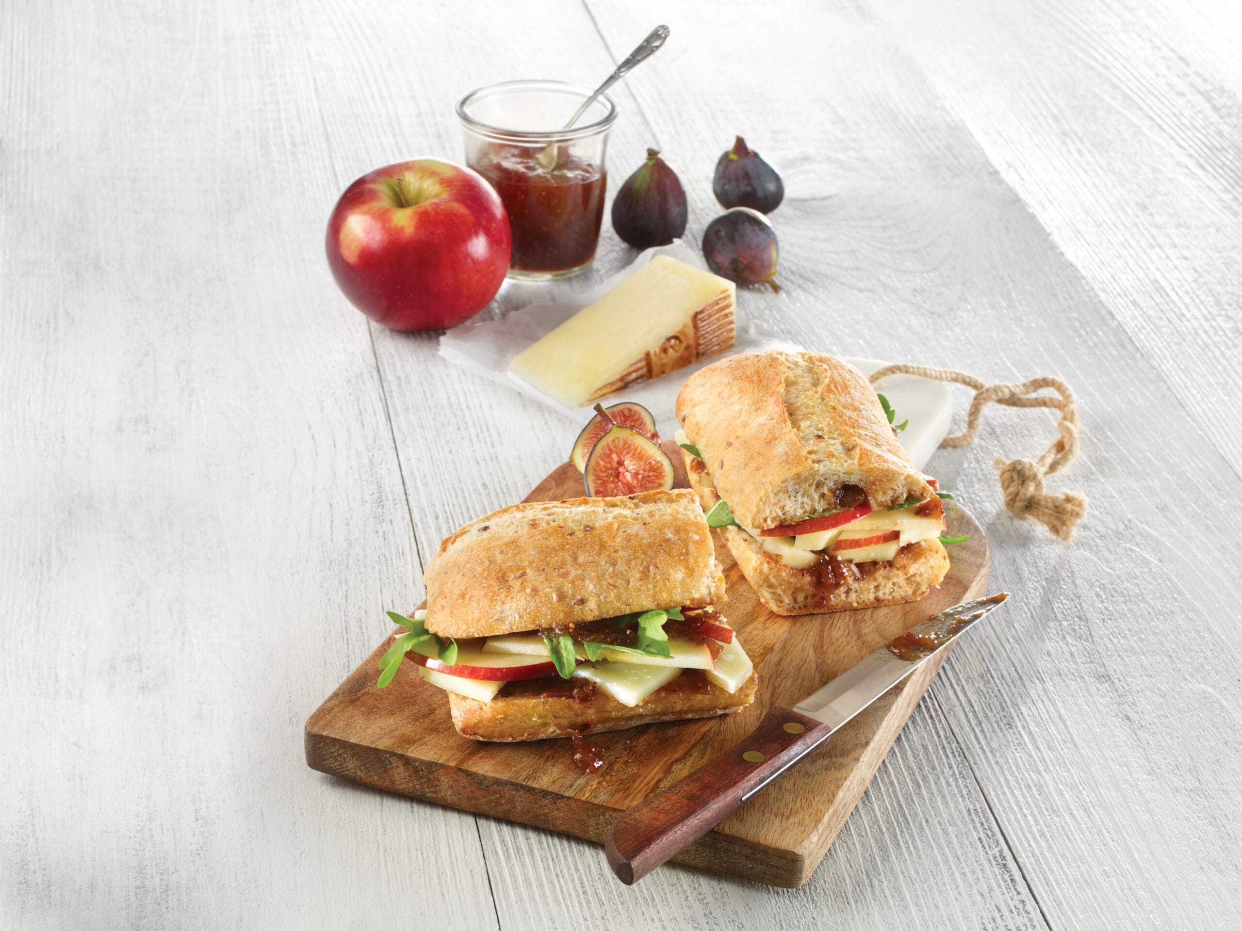 60BAMG_baguette_Multigrain_Panini_Manchego (1)